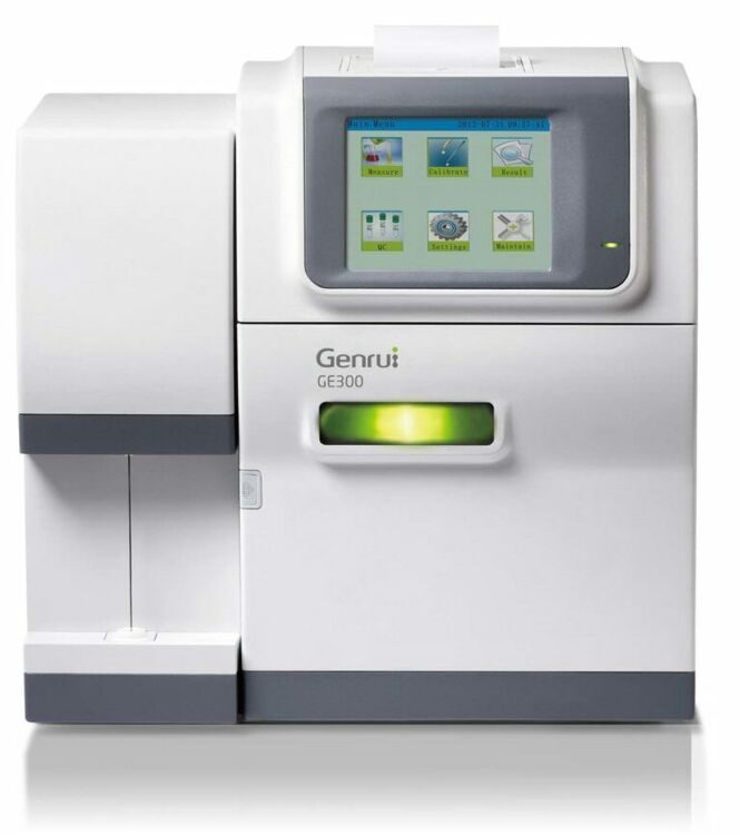 GE300 — анализатор электролитов (с CO₂ модулем)